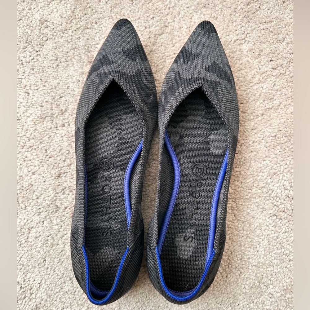 Rothy’s point in gray camo. Women’s size 9. Excellent condition!